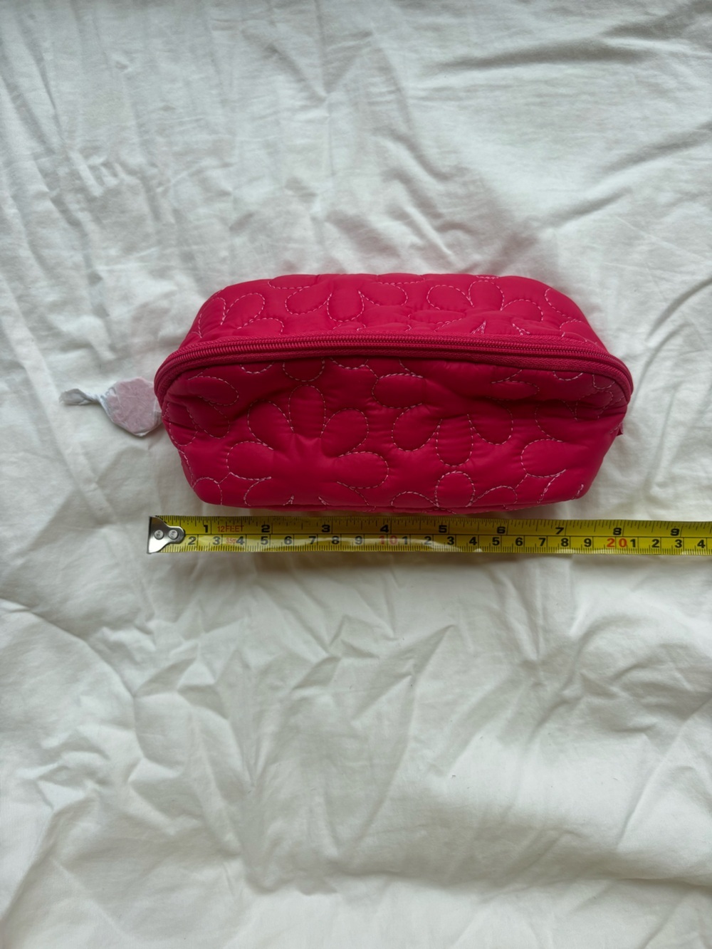 Benefit Cosmetics Bright Pink Quilted Daisy Cosmetic Case NWT - Picture 4 of 10